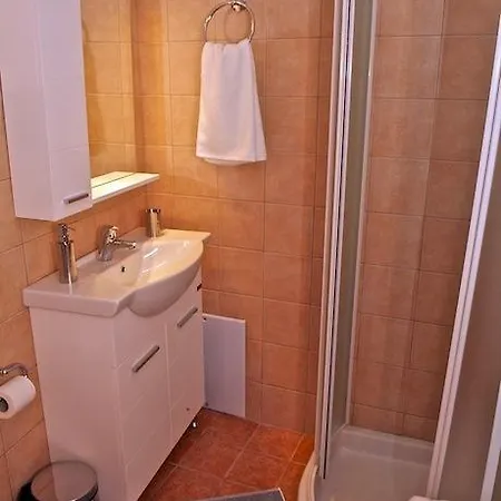 Lägenhet Archontiko Papoutsi *