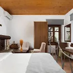 Archontiko Papoutsi Pelion * Mourésion