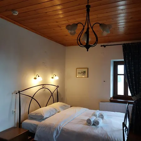 Archontiko Papoutsi Apartment Mourésion